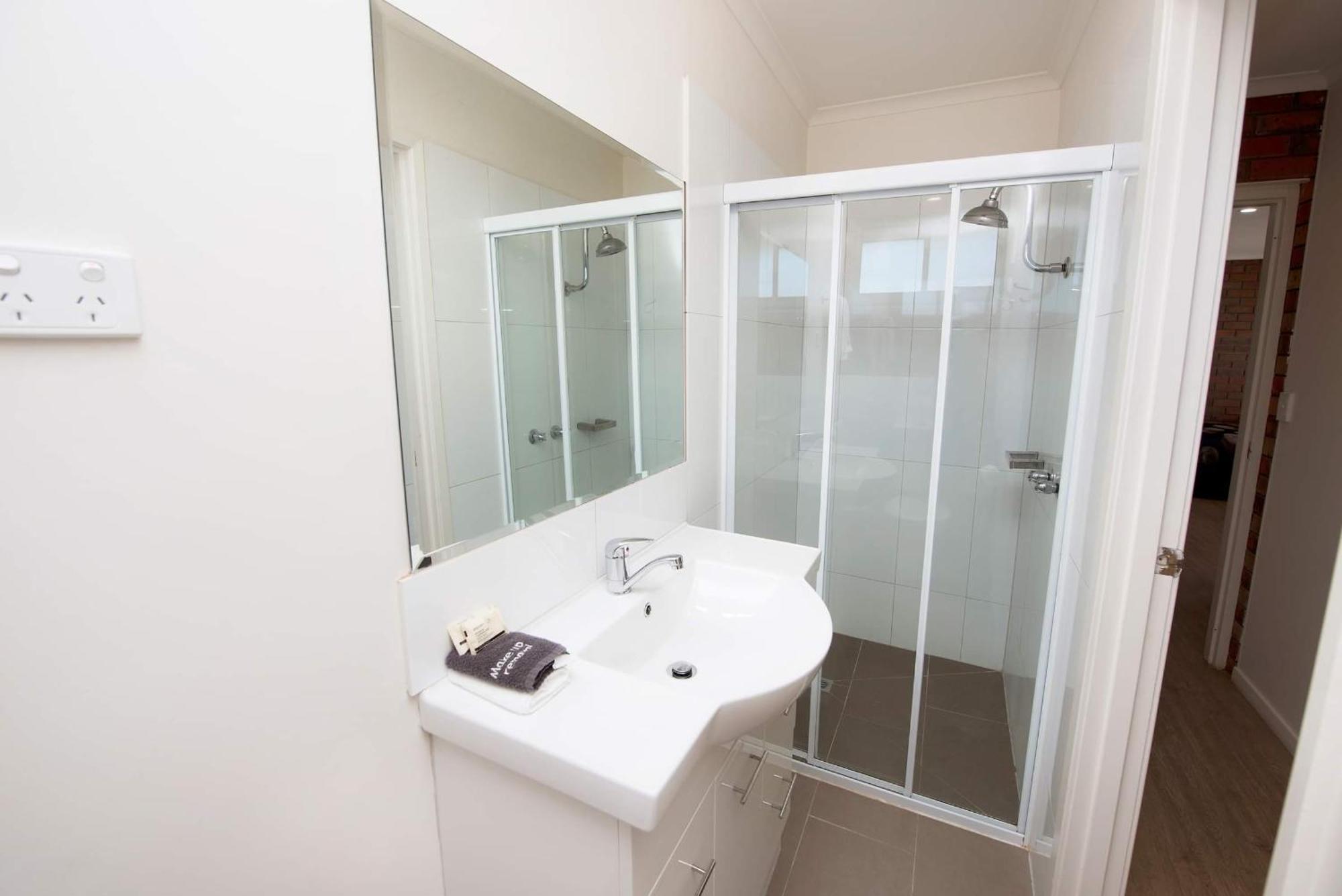 סוון היל Jacaranda Holiday Units מראה חיצוני תמונה