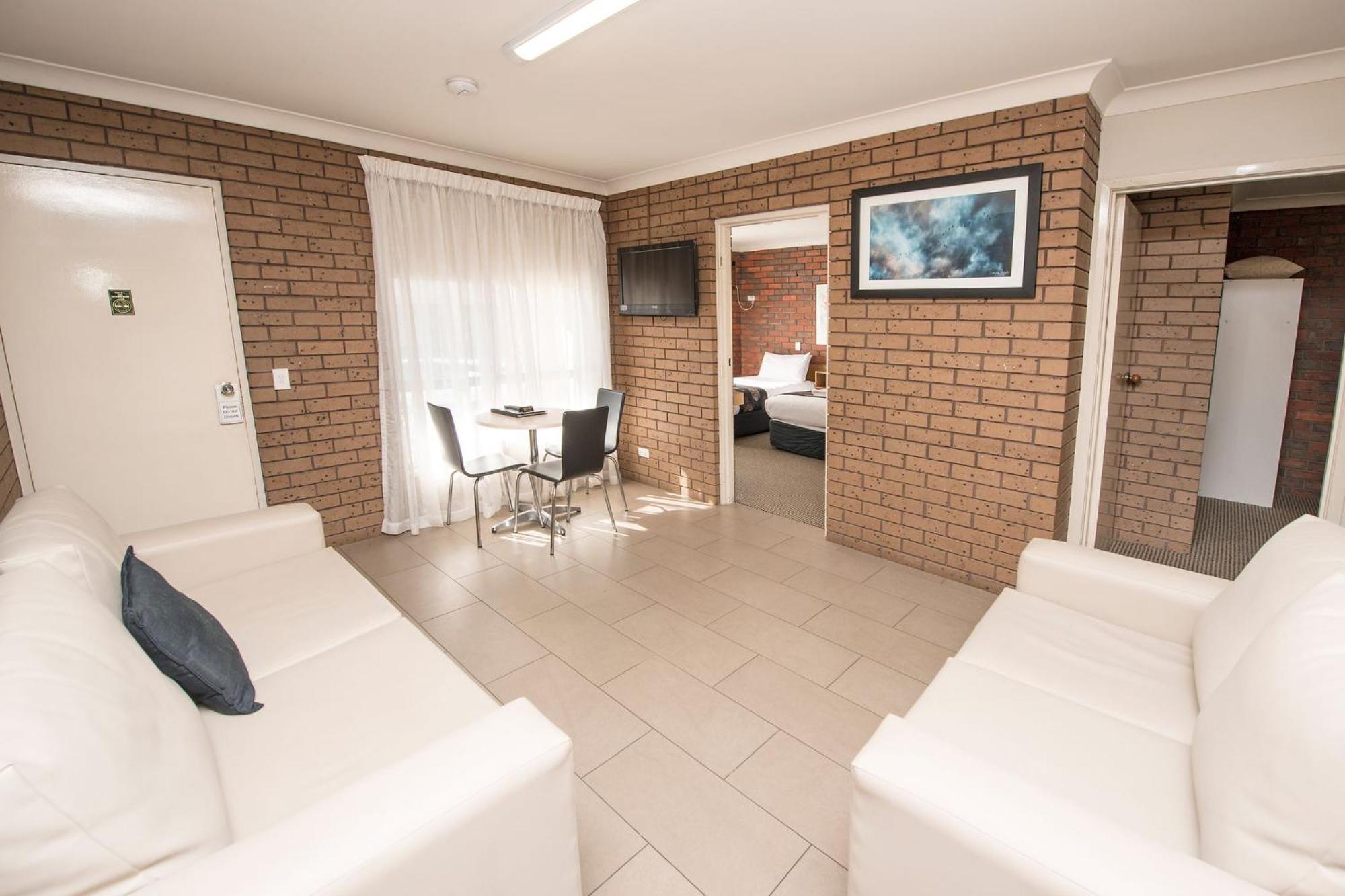 סוון היל Jacaranda Holiday Units מראה חיצוני תמונה