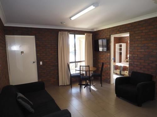סוון היל Jacaranda Holiday Units מראה חיצוני תמונה