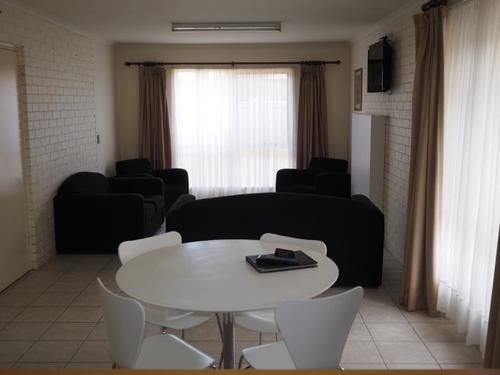 סוון היל Jacaranda Holiday Units מראה חיצוני תמונה